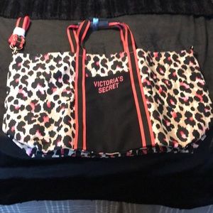 Victoria’s Secret tote/duffle bag. NWT